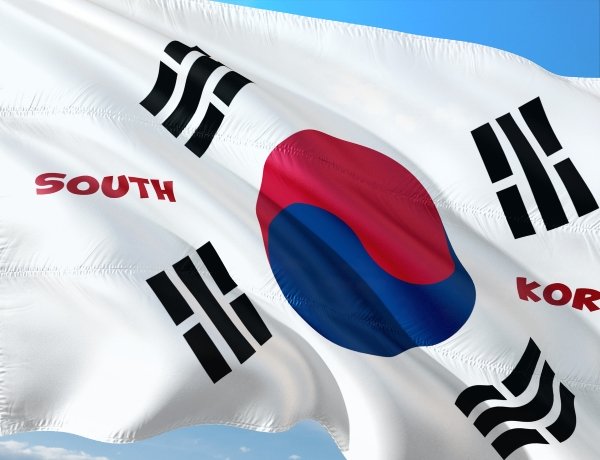 Южная Корея выделит более 14 миллиардов долларов на помощь компаниям